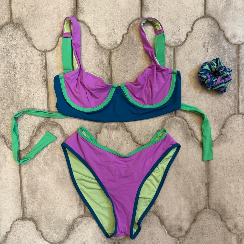 ONEONE Swimwear Bikini Set Top- Size Small